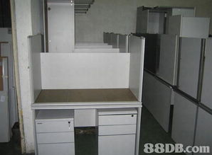 龙源二手写字楼家俬特卖场提供柜 桌 椅子等产品